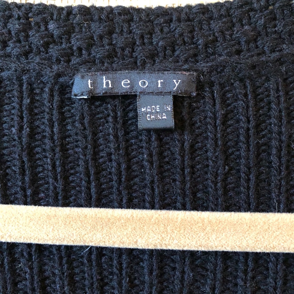 Beautiful soft cashmere & wool sweater - Picture 3 of 5